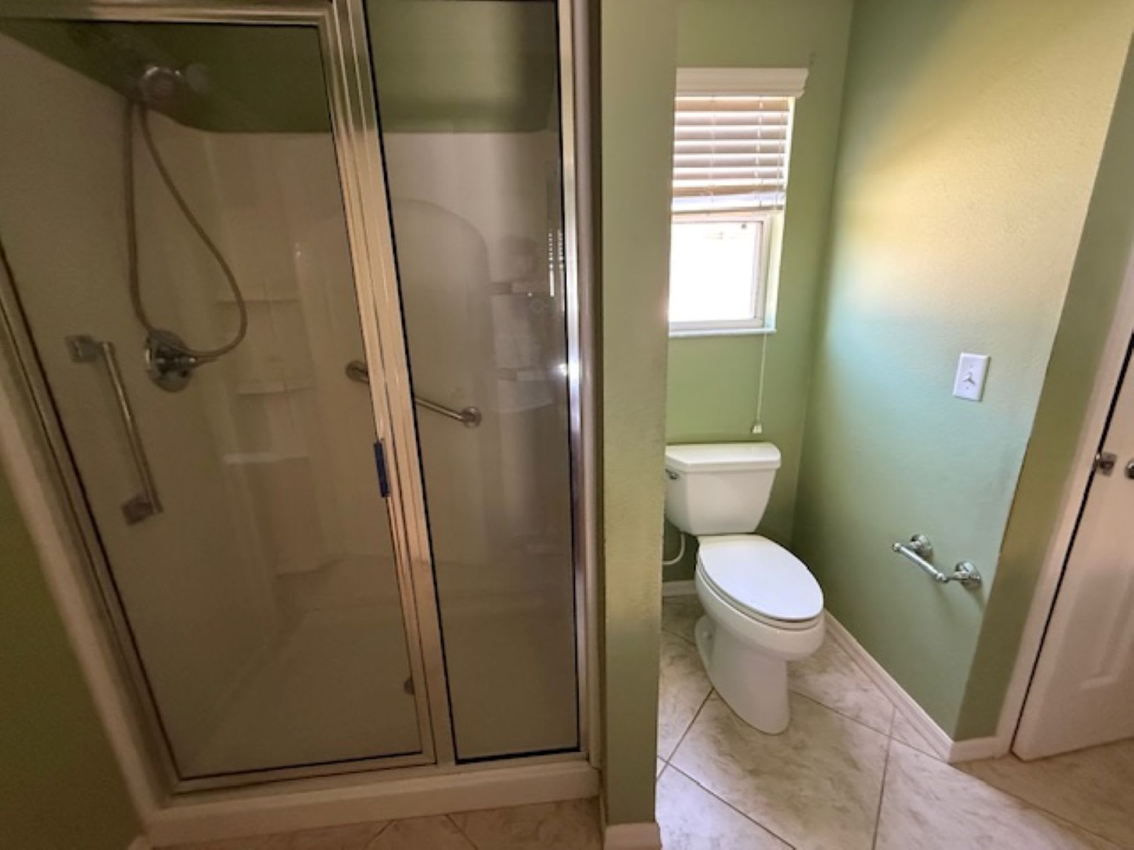1089 Nash Loop photo