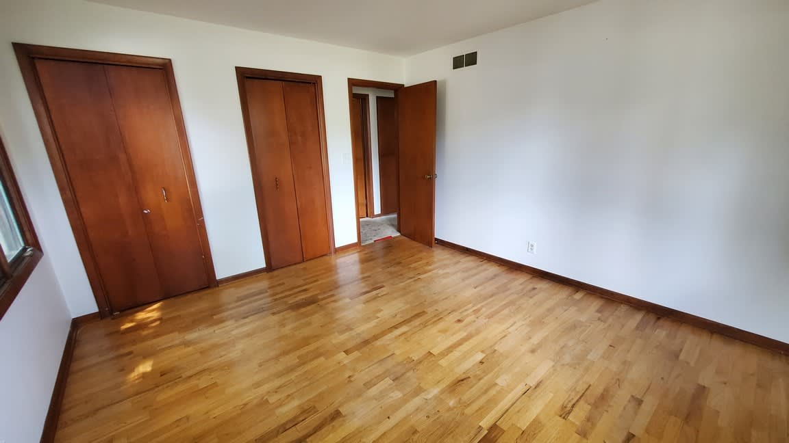 14261 Essenburg Dr photo