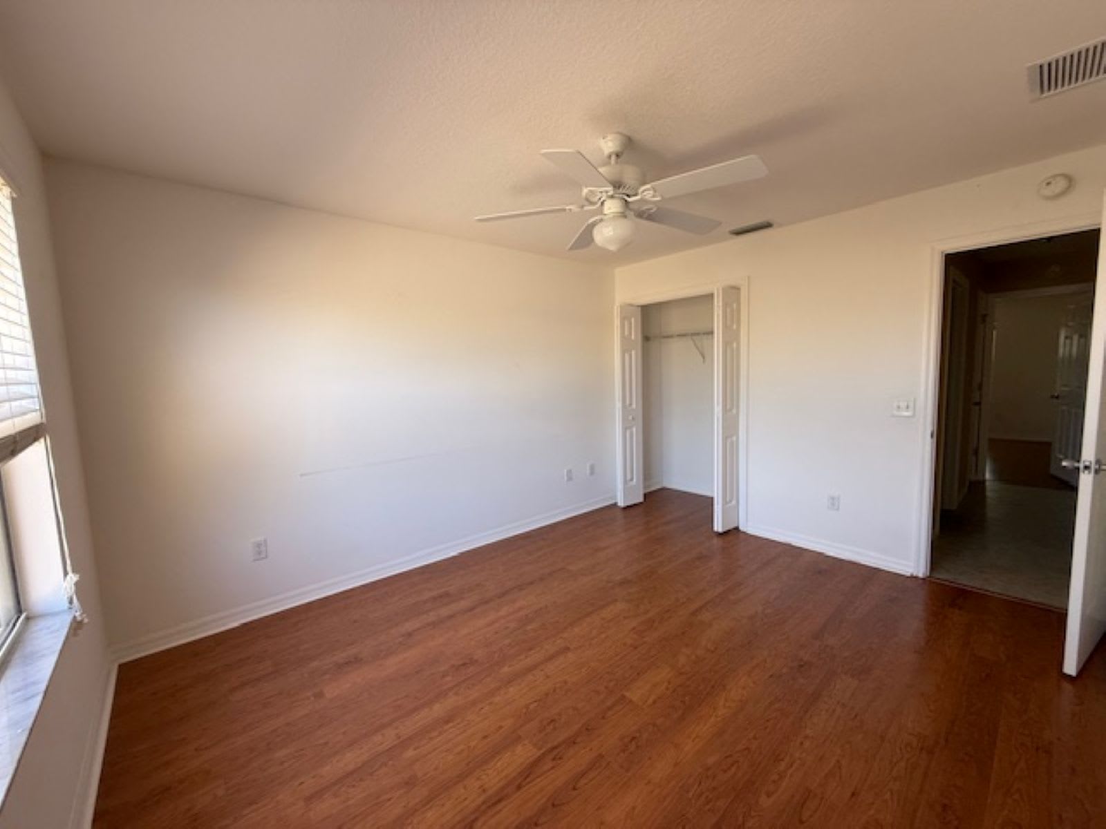 1089 Nash Loop photo