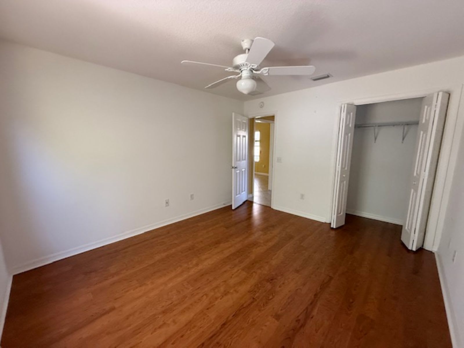 1089 Nash Loop photo