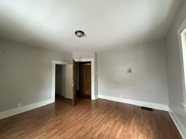 812 W Nelson St photo