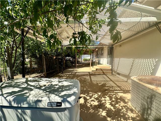 20511 Nob Hill Cir photo
