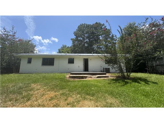 305 Shady Oaks photo