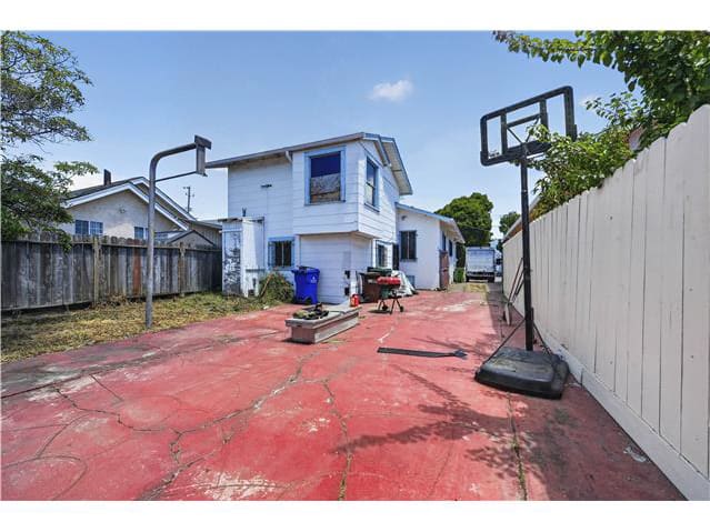 7015 Holly St photo