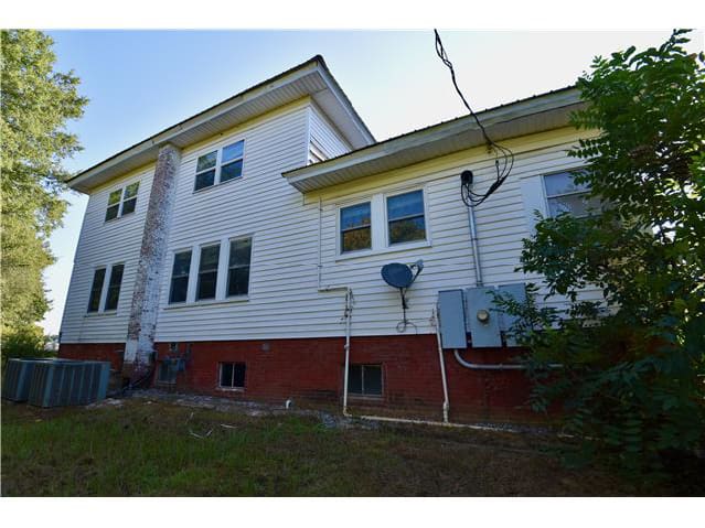 706 Black St photo