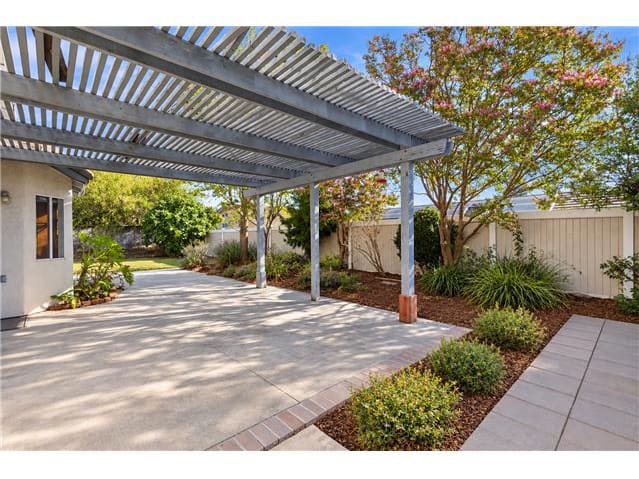 2243 N Maple Ave photo