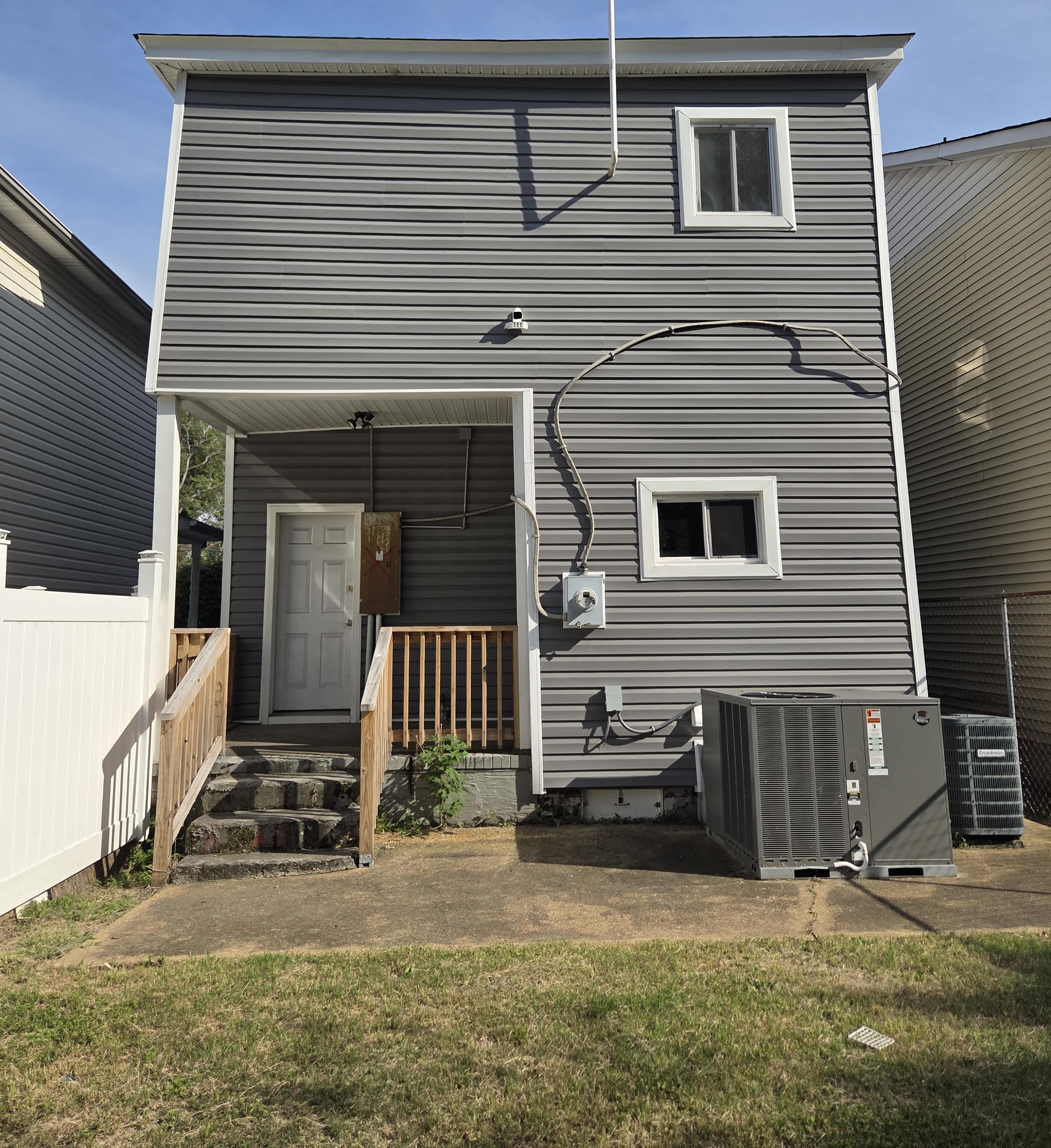 629 27th St photo