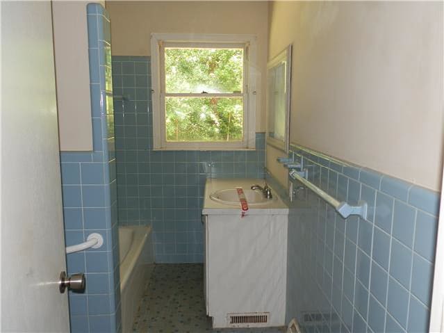 3016 Garden Lakes Blvd photo