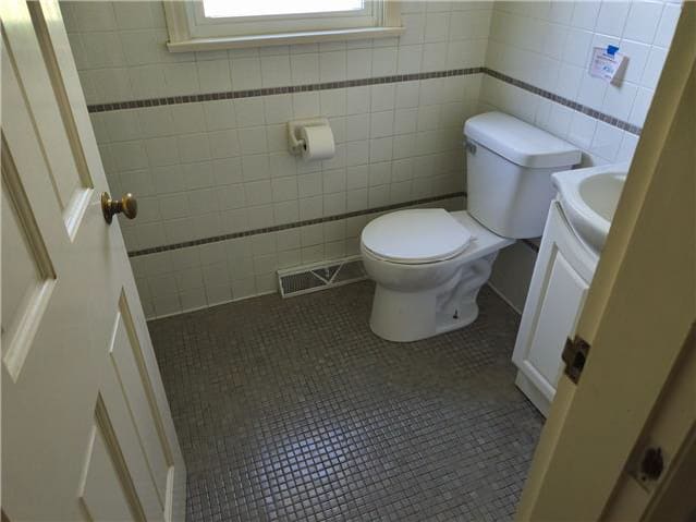 614 7th St E photo