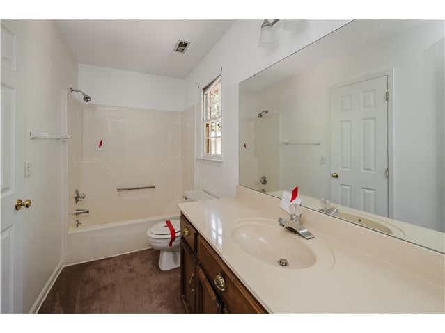 2220 Williamsburg Dr photo