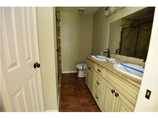 924 College St photo