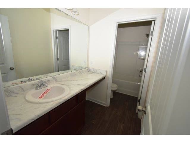 450 Collinton Cir photo