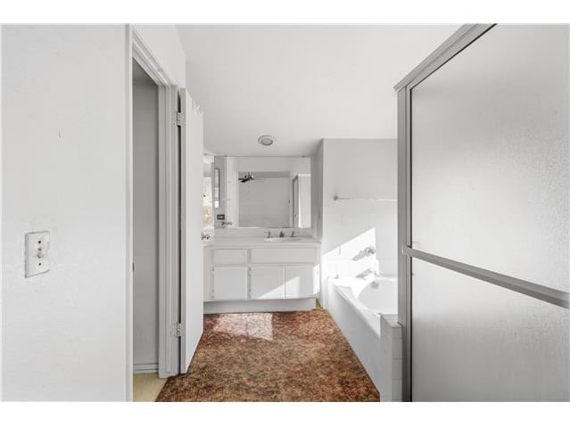 2243 N Maple Ave photo
