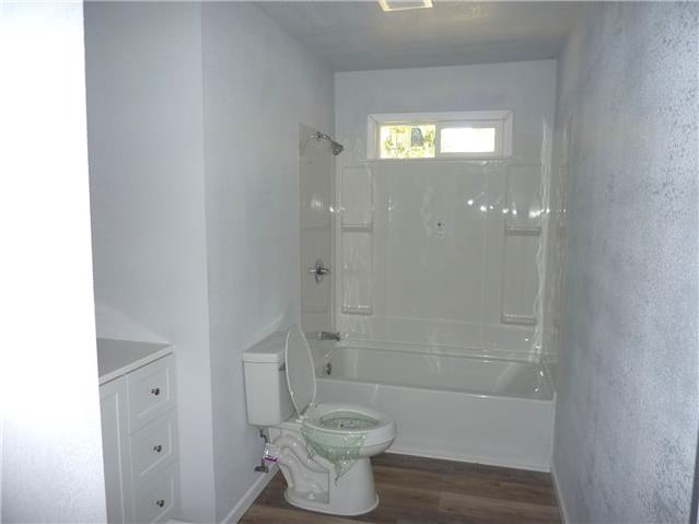 835 Clinton Dr photo