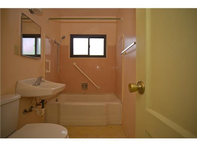 230 Capitol Dr photo