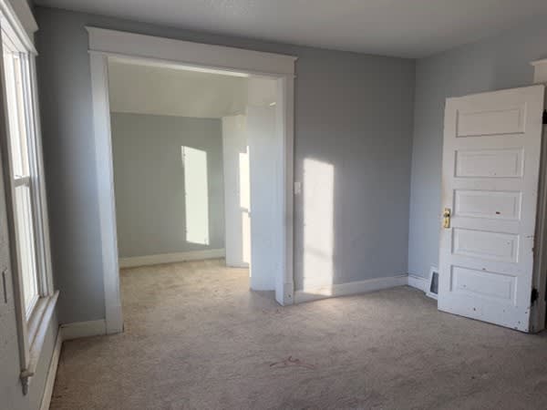 468 Bellows St photo