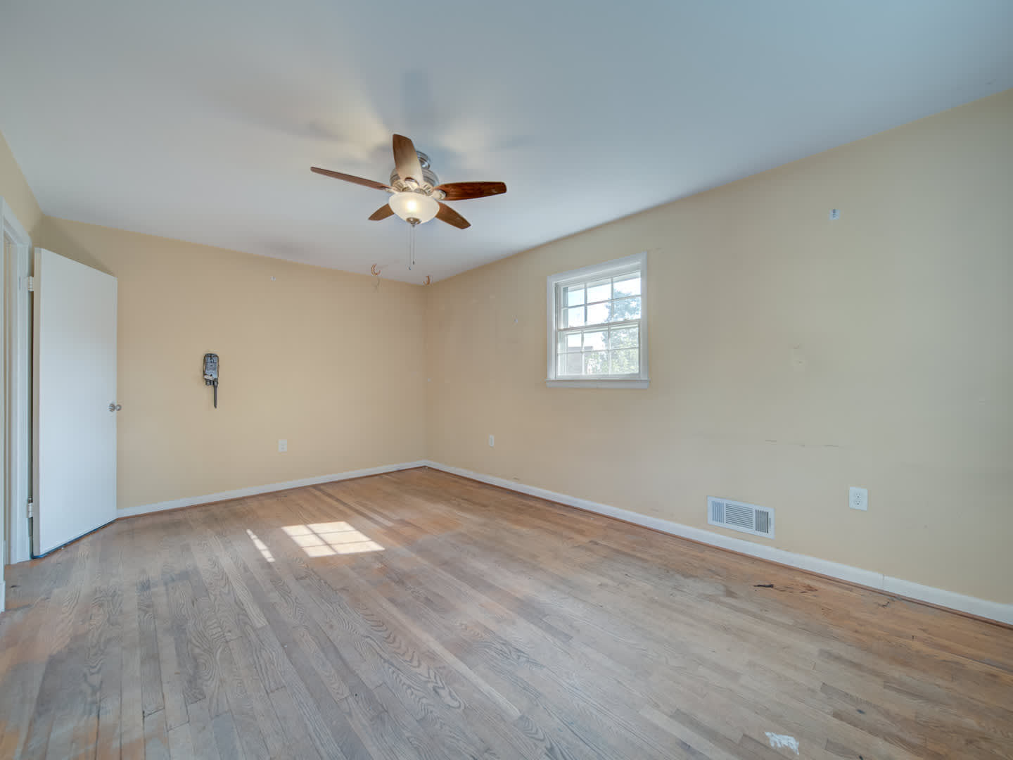 9842 Belhaven Rd photo