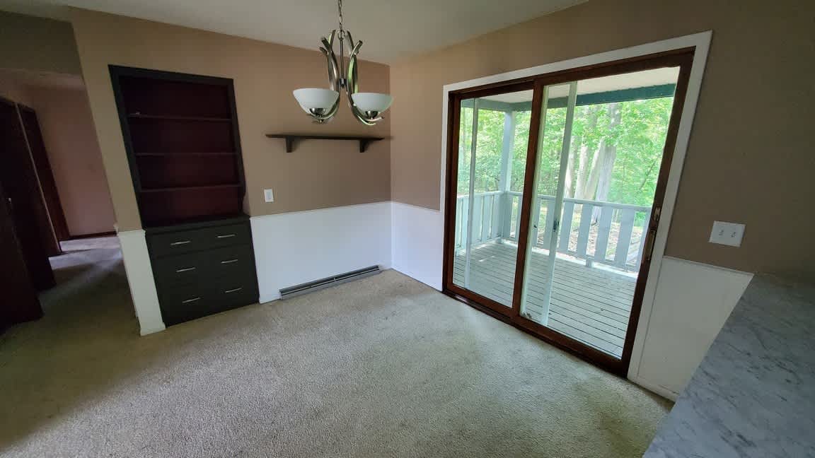 14261 Essenburg Dr photo