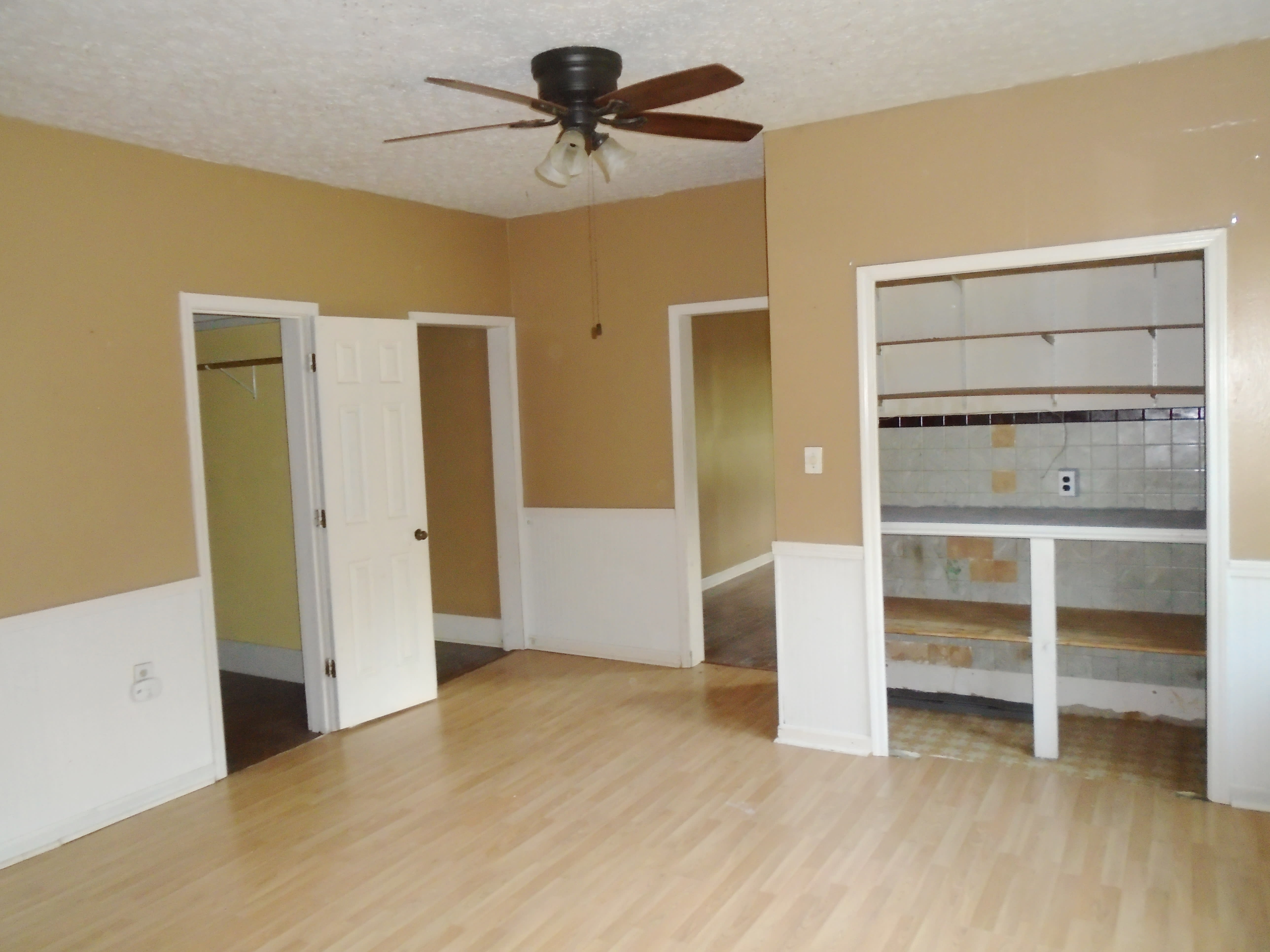 406 Walnut St photo