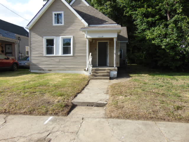 Single Family Home 3BR 3BA - 3229 Hale Ave, Louisville, KY