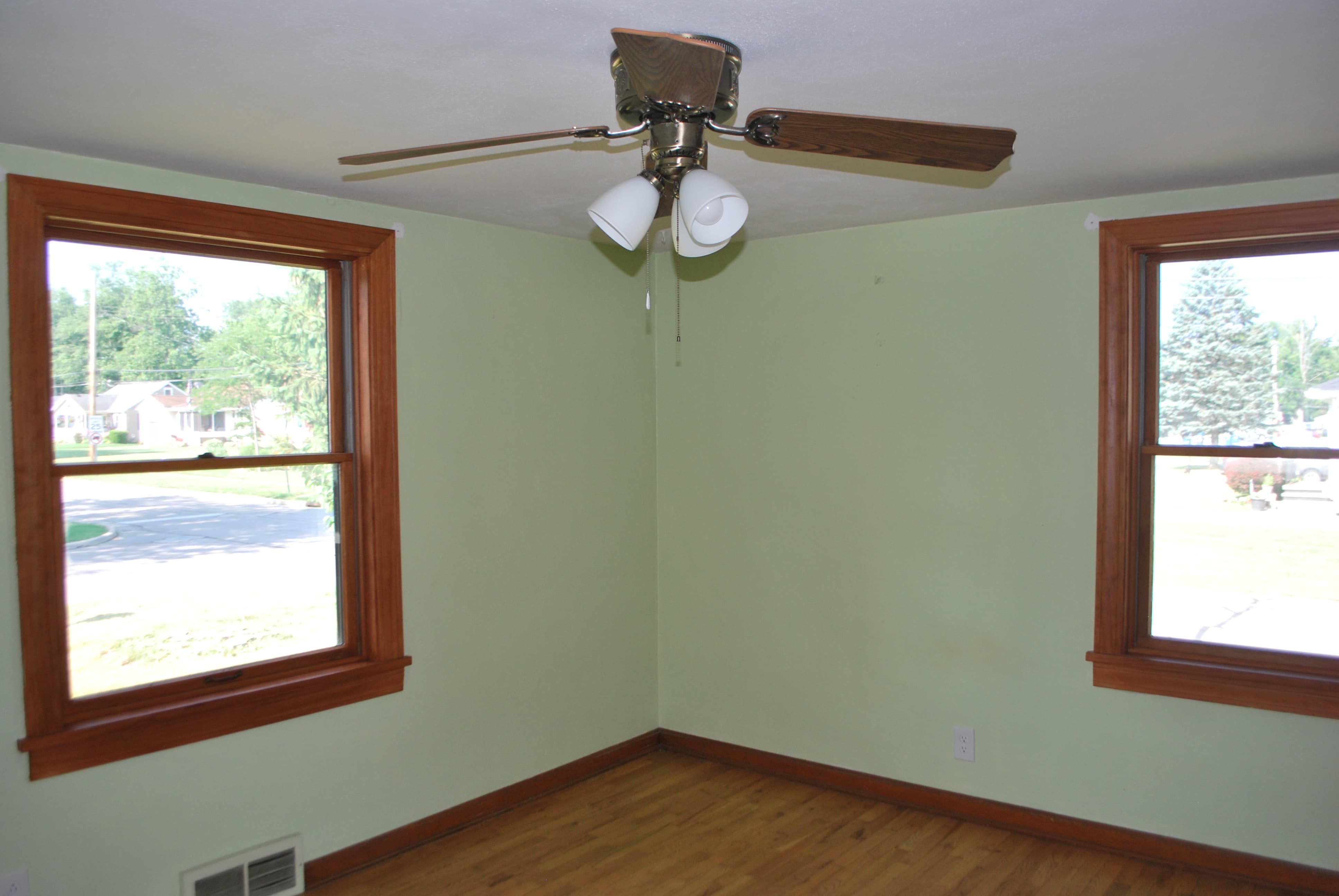 209 Sipple Ave photo