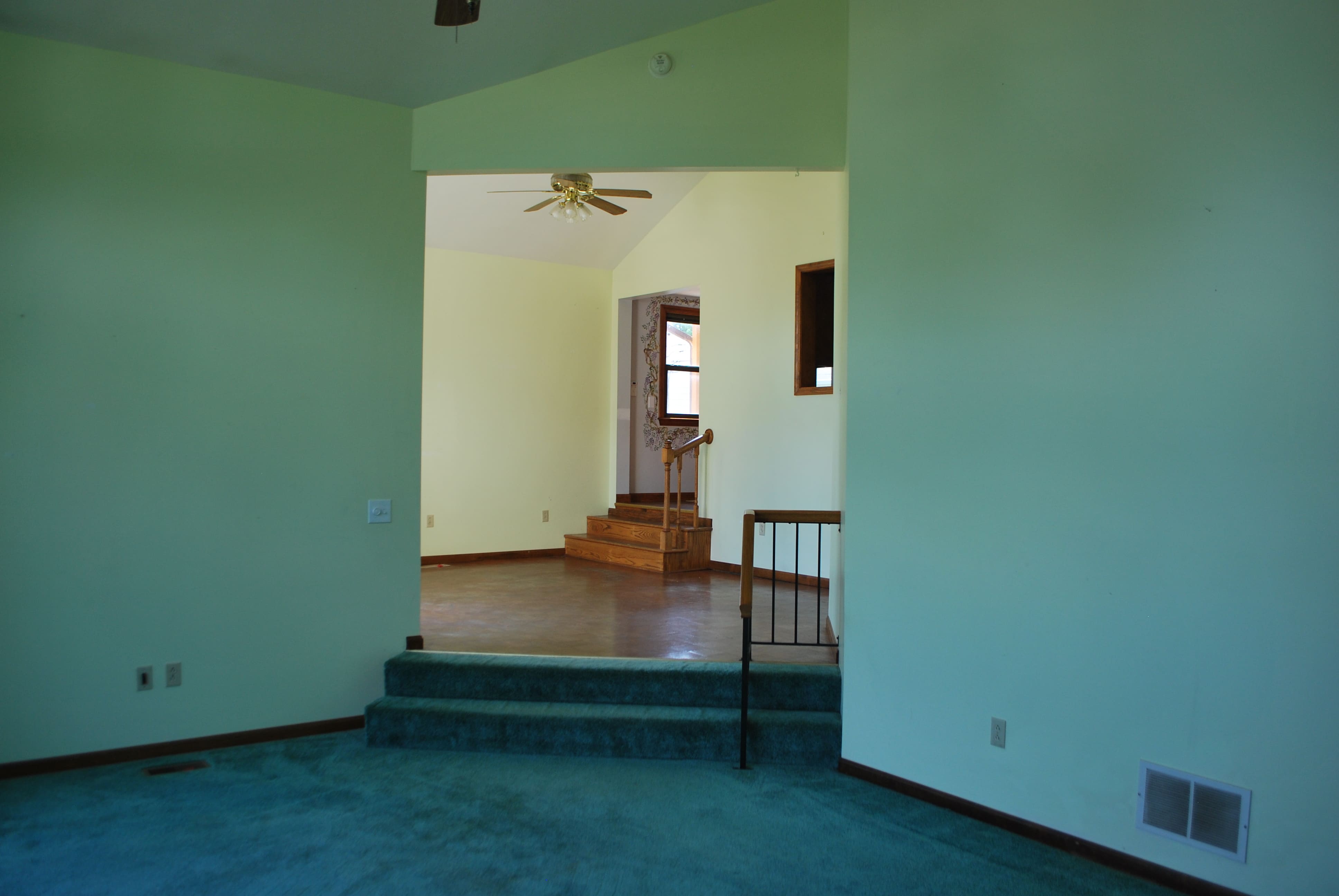 209 Sipple Ave photo