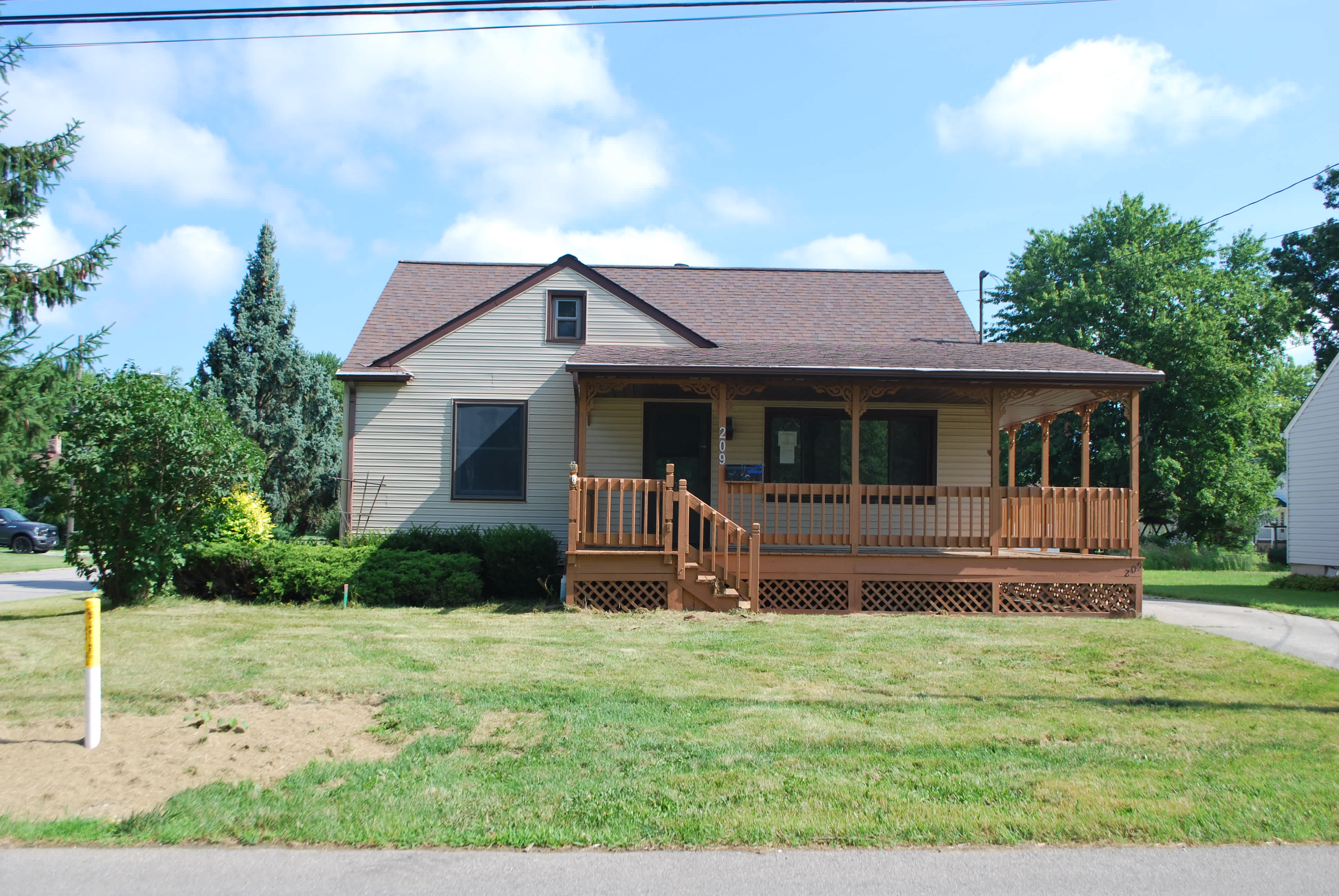209 Sipple Ave