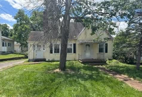 Photograph of 214 E Virginia Ave, Springfield, KY 40069