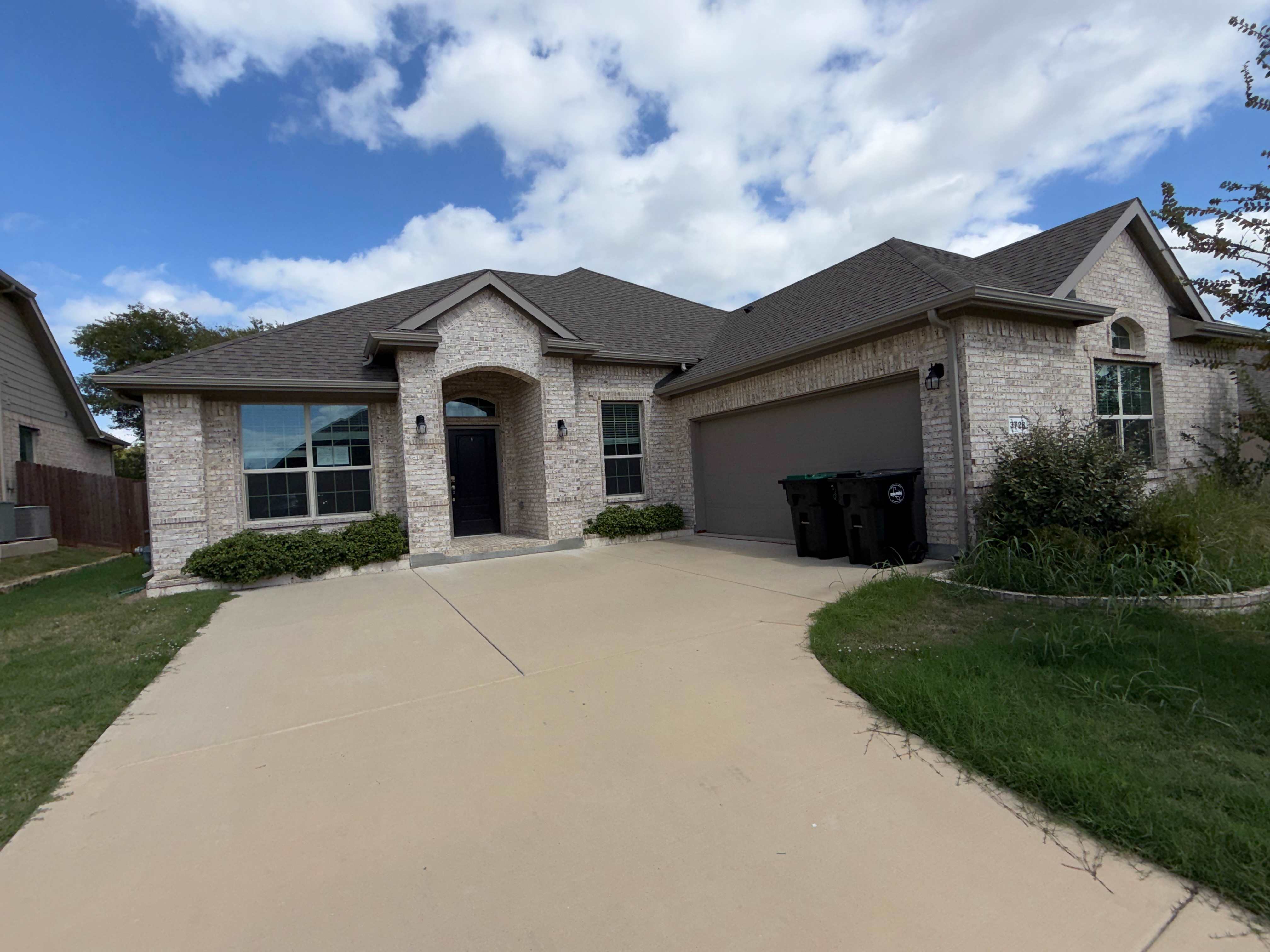 Photograph of 3728 Walnut Ridge Dr, Grand Prairie, TX 76065