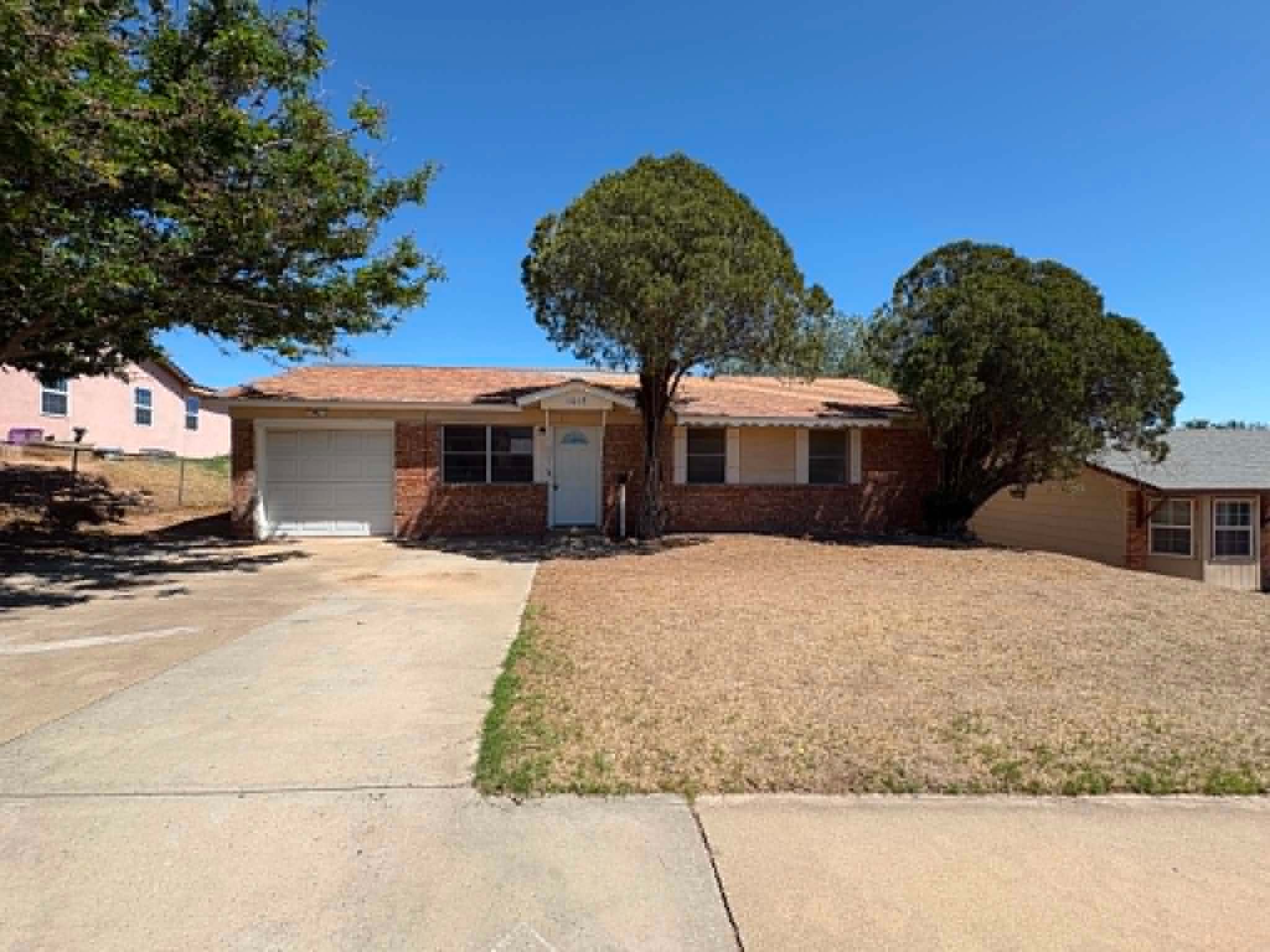 Single Family Home 3BR 1.1BA - 1015 Pecan St, Amarillo, TX