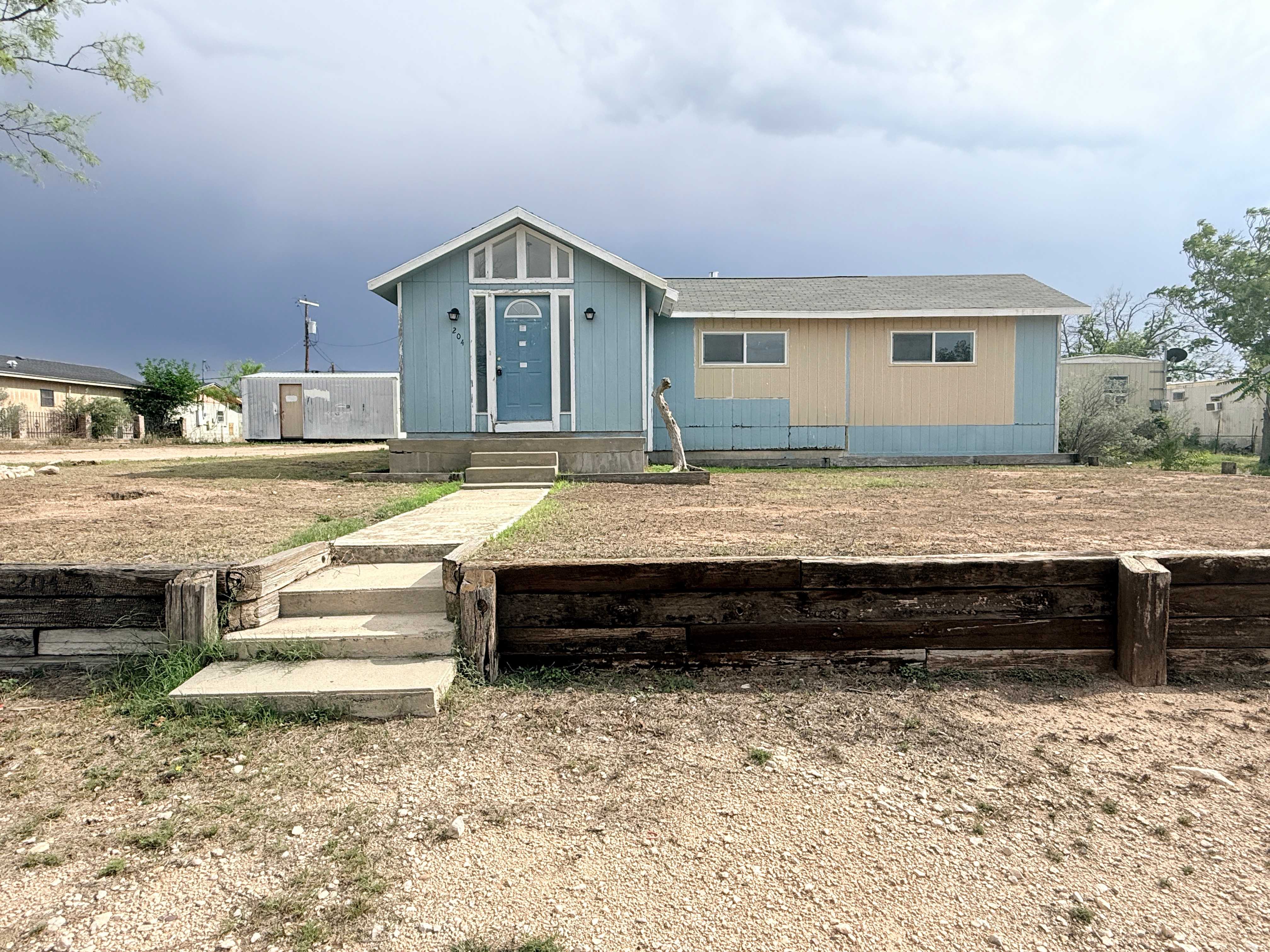 Photograph of 204 E 4th St, Iraan, TX 79744