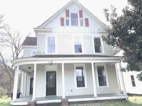 Photograph of 113 W Main Street, Wakefield, VA 23888