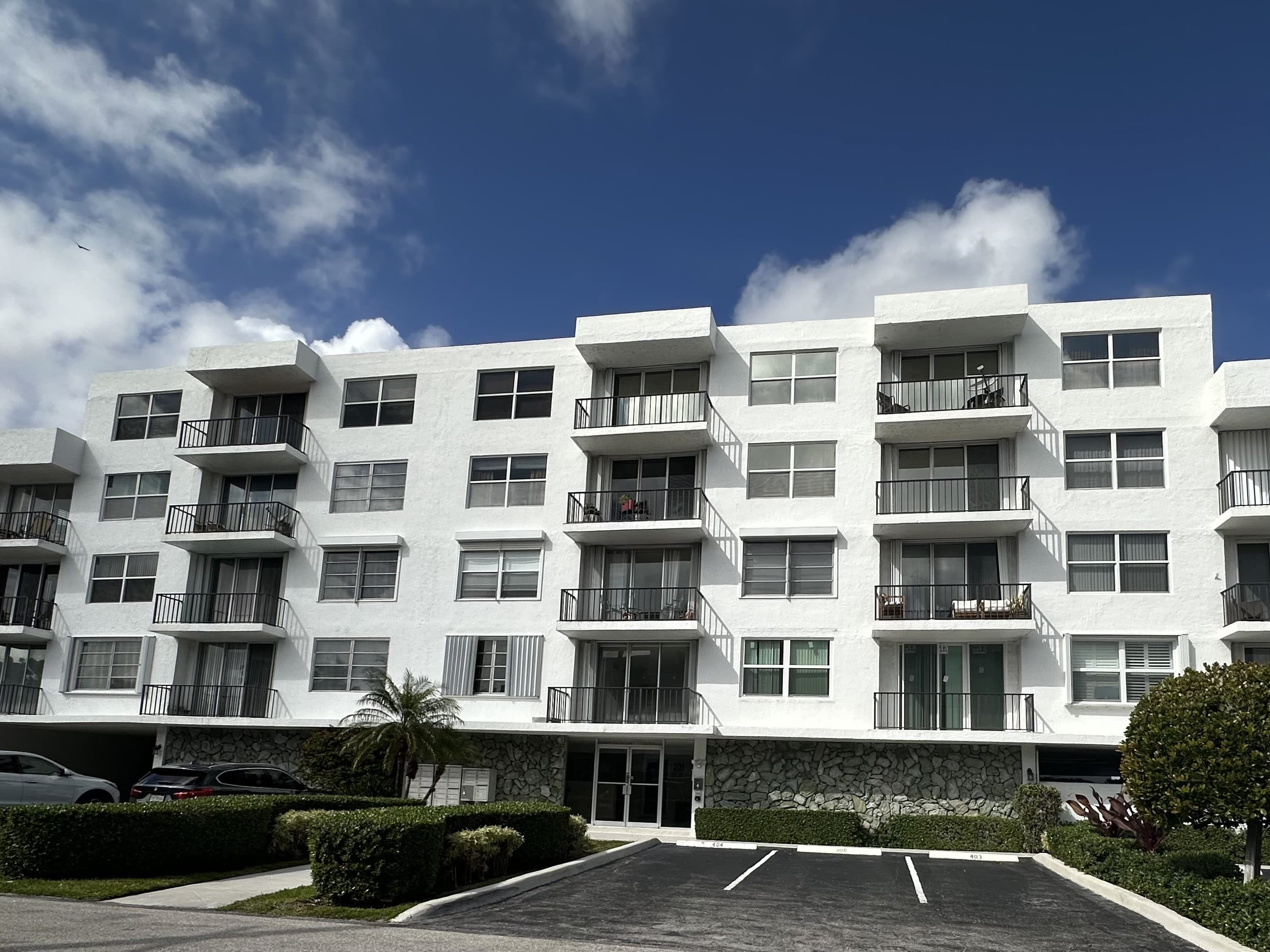Photograph of 301 Croton Ave #503, Lantana, FL 33462