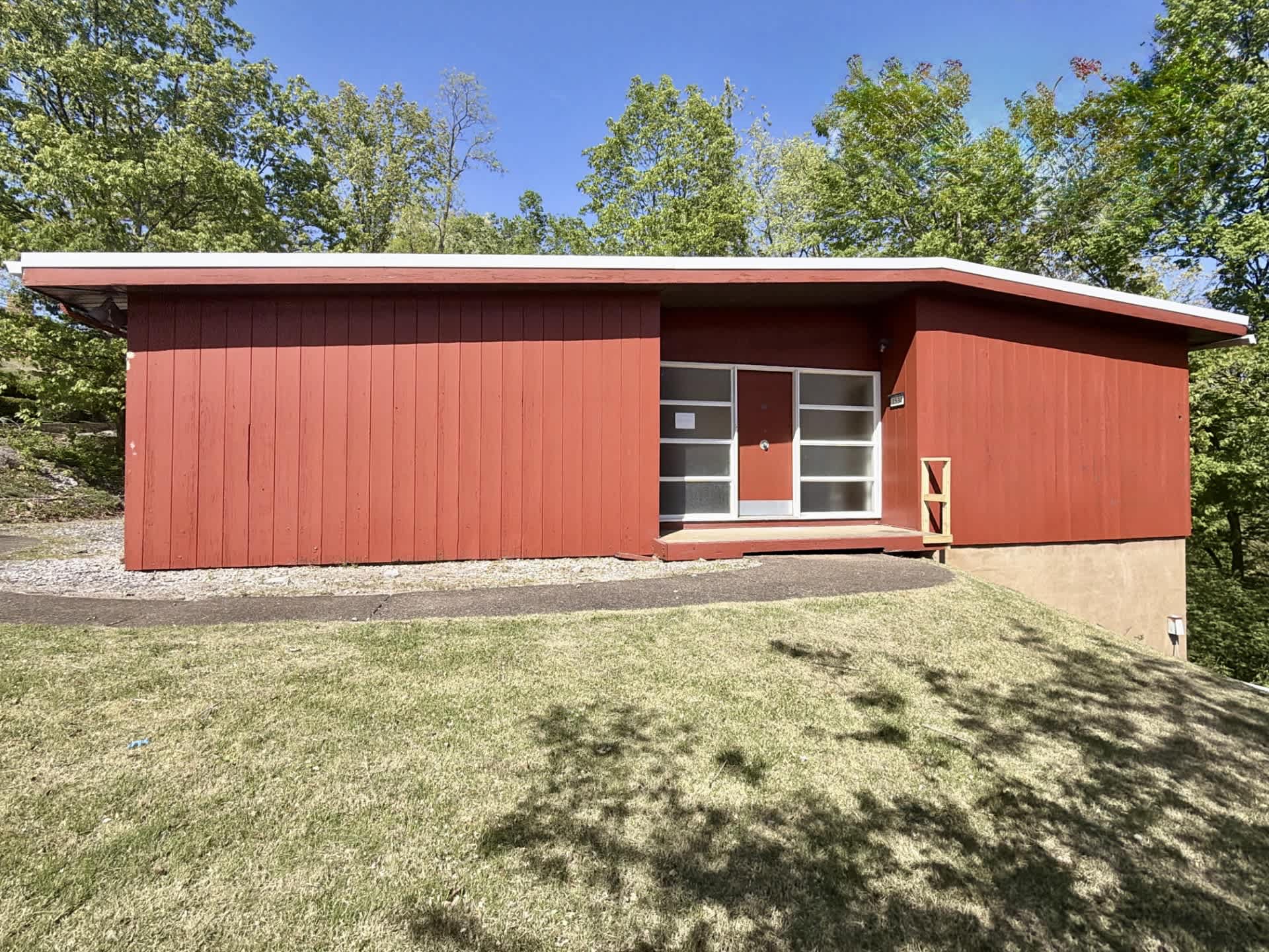 Single Family Home 3BR 2BA — 1534 Summit Dr, Charleston, WV