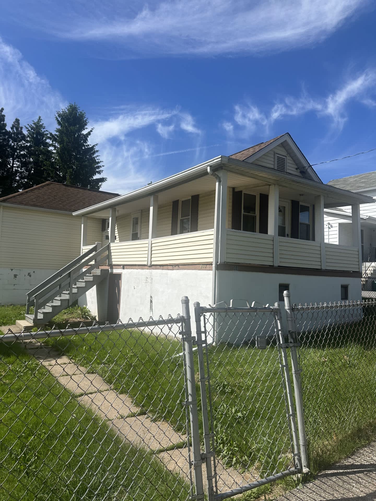 Photograph of 303 Church St, Old Forge, PA 18518