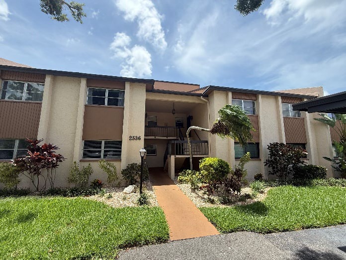 Photograph of 2536 Clubhouse Cir #202, Sarasota, FL 34232