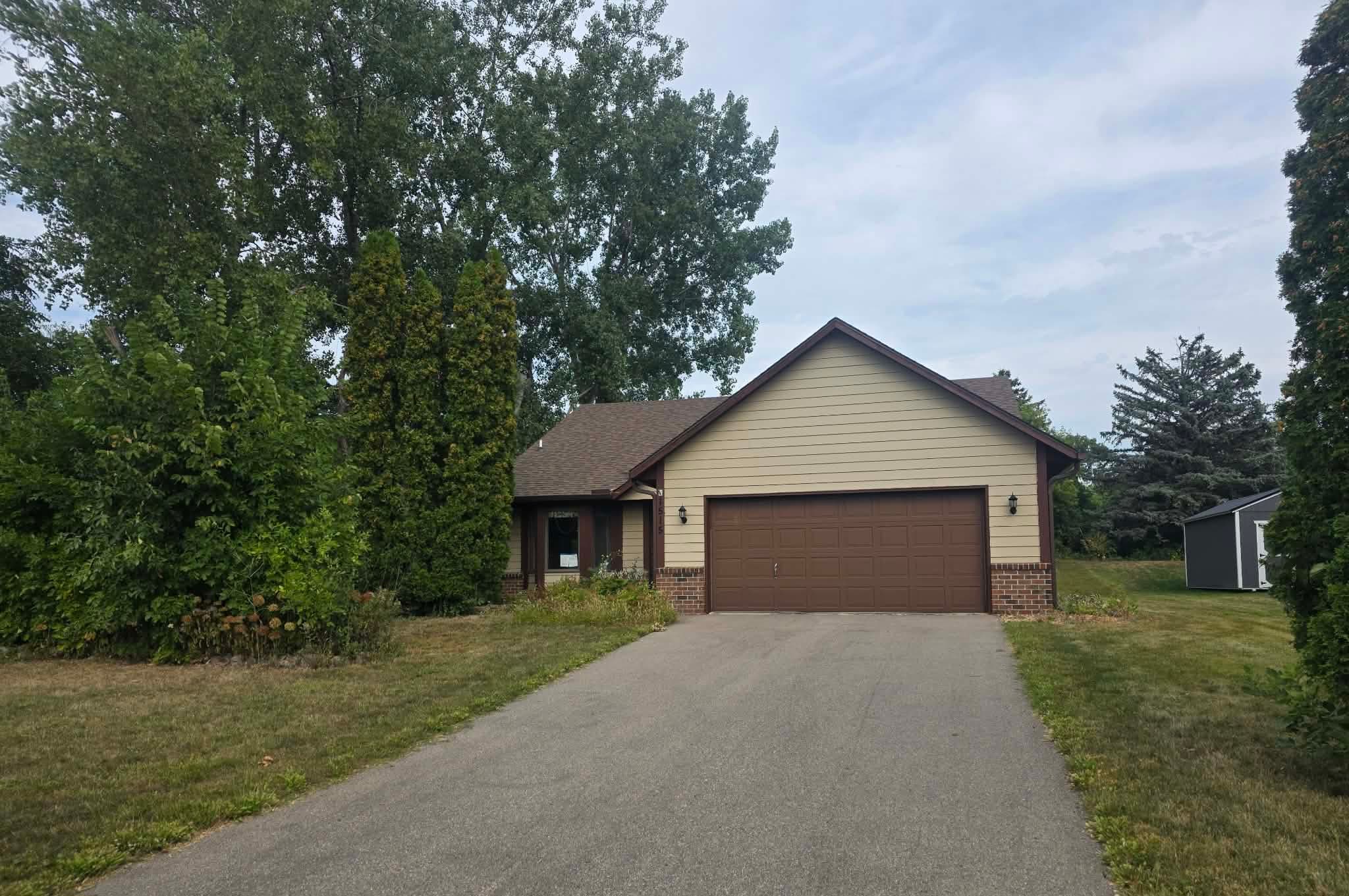 Photograph of 1515 Bender Rd N, Chaska, MN 55318