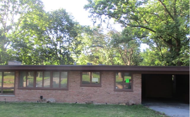 Single Family Home 4BR 2.1BA - 361 Osage St, Park Forest, IL