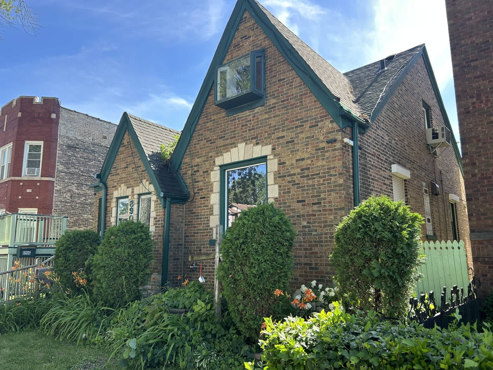 8906 S Hermitage Ave photo