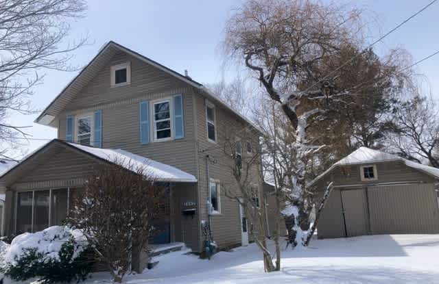 Photograph of 1662 S Chicago Ave, Freeport, IL 61032