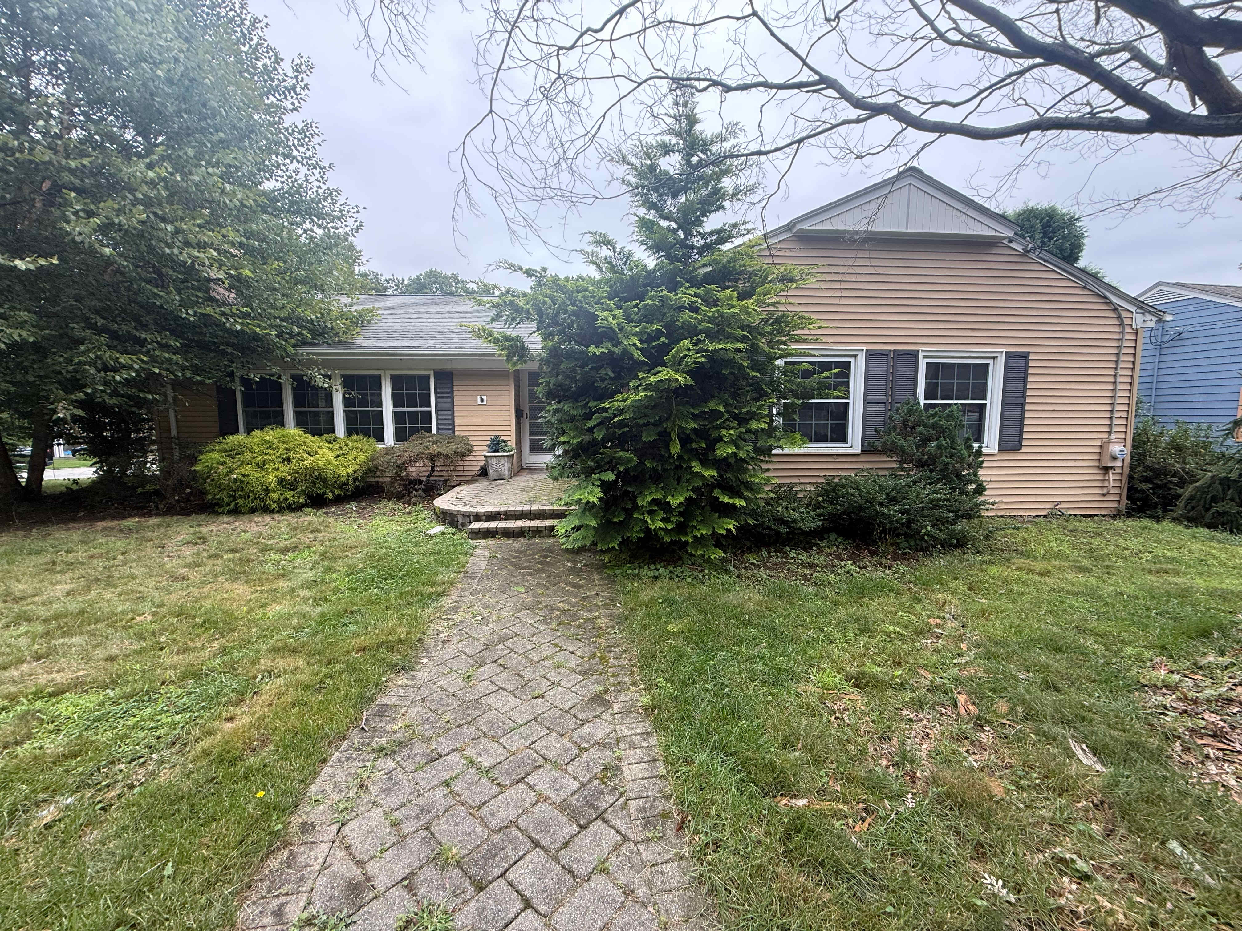 243 Deerfield Rd