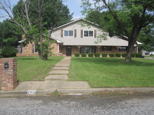 Single Family Home 4BR 2BA — 2801 Pyramid Cir, Denison, TX