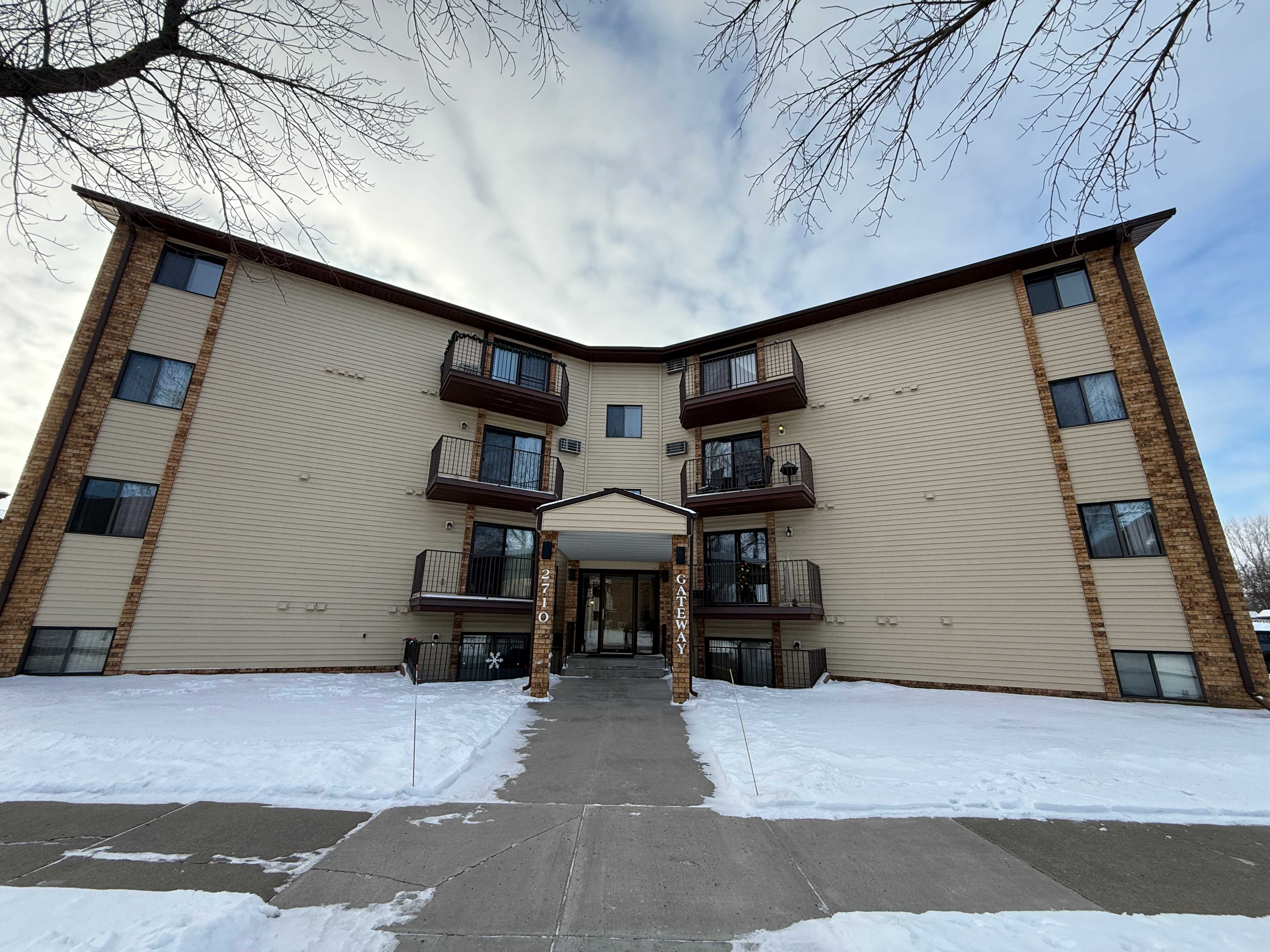 Photograph of 2710 Gateway Ave #3e, Bismarck, ND 58503