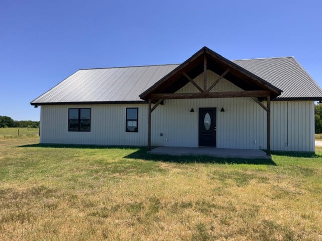 Photograph of 136 Hcr 2221 E, Aquilla, TX 76622