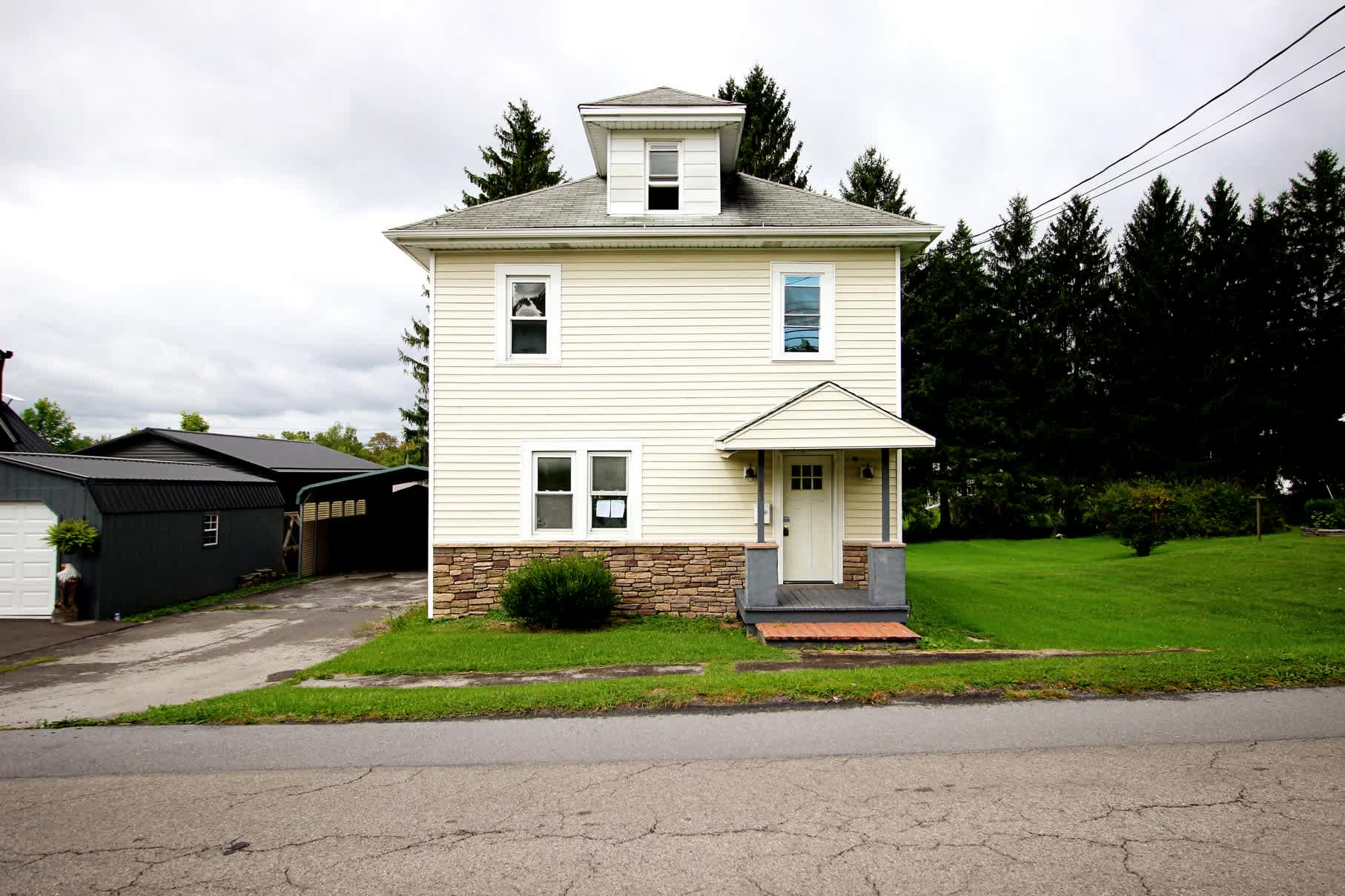 Photograph of 203 Loch Lomond Ro, Phillipsburg, PA 16866