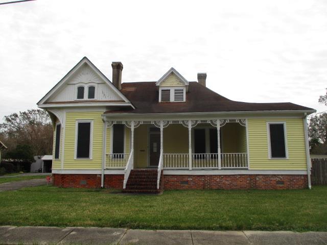 Single Family Home 3BR 2BA - 312 N State St, Abbeville, LA