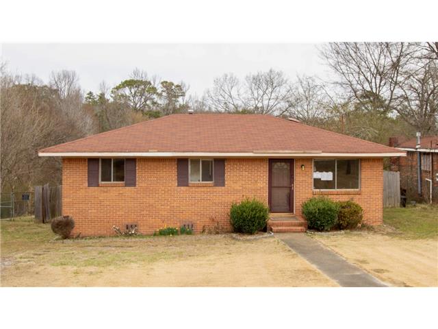 Single Family Home 3BR 1BA — 2024 Cedar St, Birmingham, AL