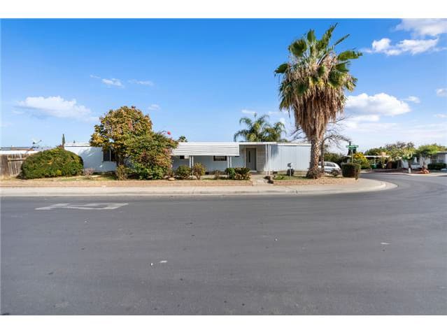 Photograph of 5220 Silver Springs Ln, Bakersfield, CA 93313