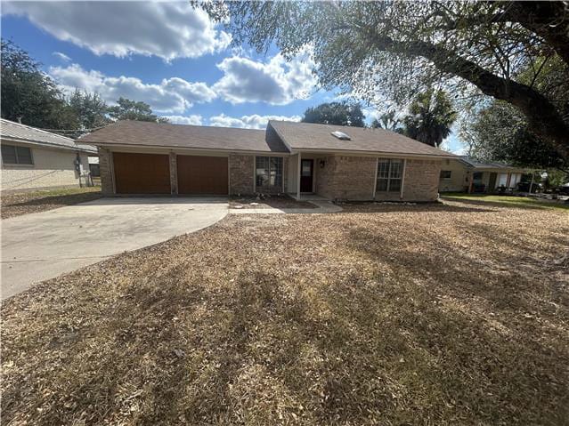 Photograph of 607 W Johnson St, Cuero, TX 77954