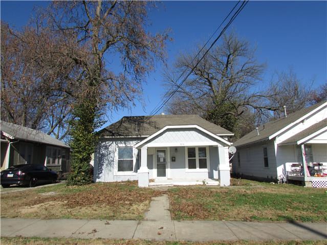 Photograph of 726 Pacific Ave, Osawatomie, KS 66064